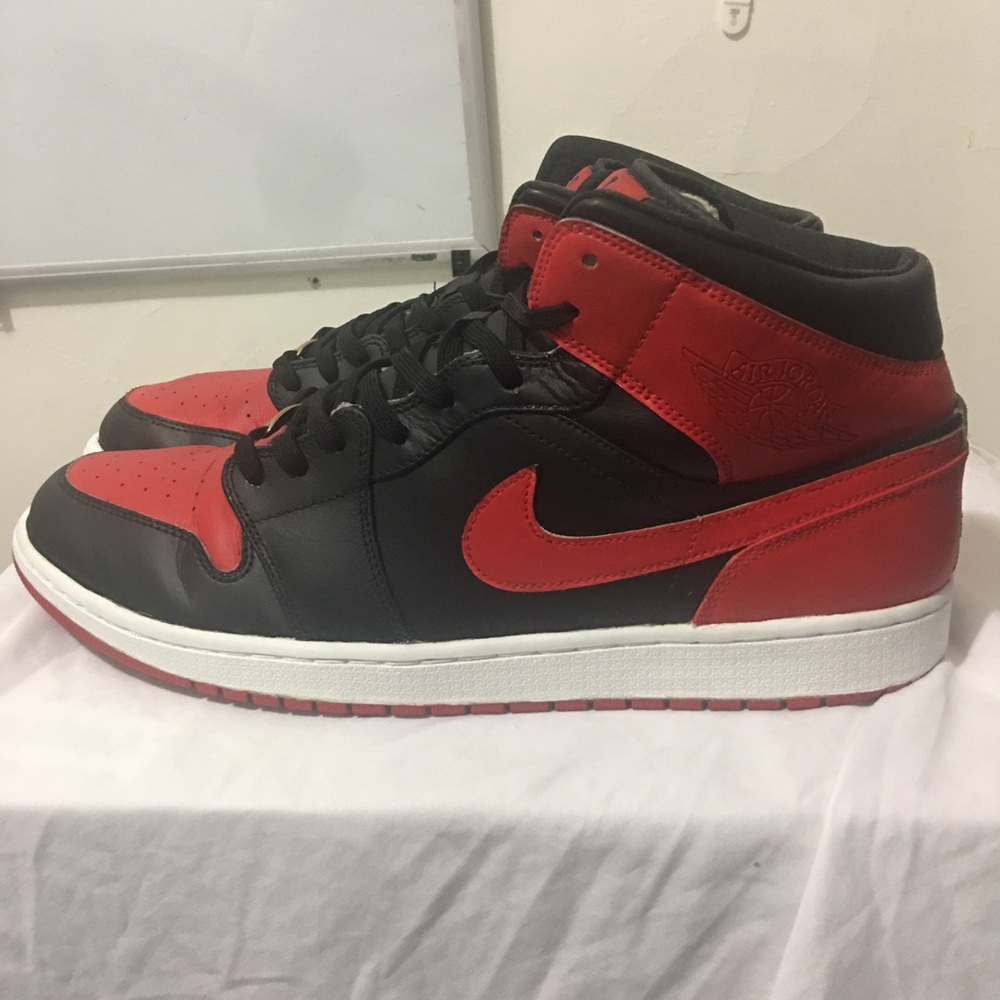 Deal Alert Jordan 1 mid bred custom